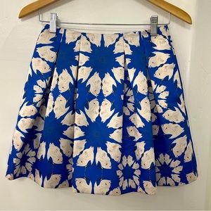 ALICE + OLIVIA BLUE SWAN PRINTED A-LINE MINI SKIRT